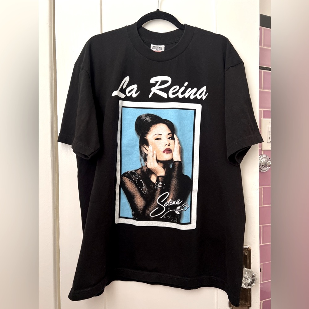 Selena “La Reina” T-Shirt